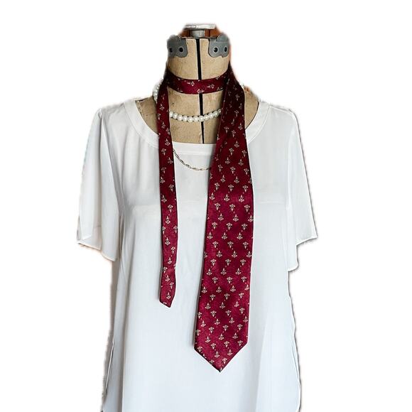 Bill Blass vintage 100% silk fleur de lis luxe print designer tie red gold 4" w - Picture 4 of 5